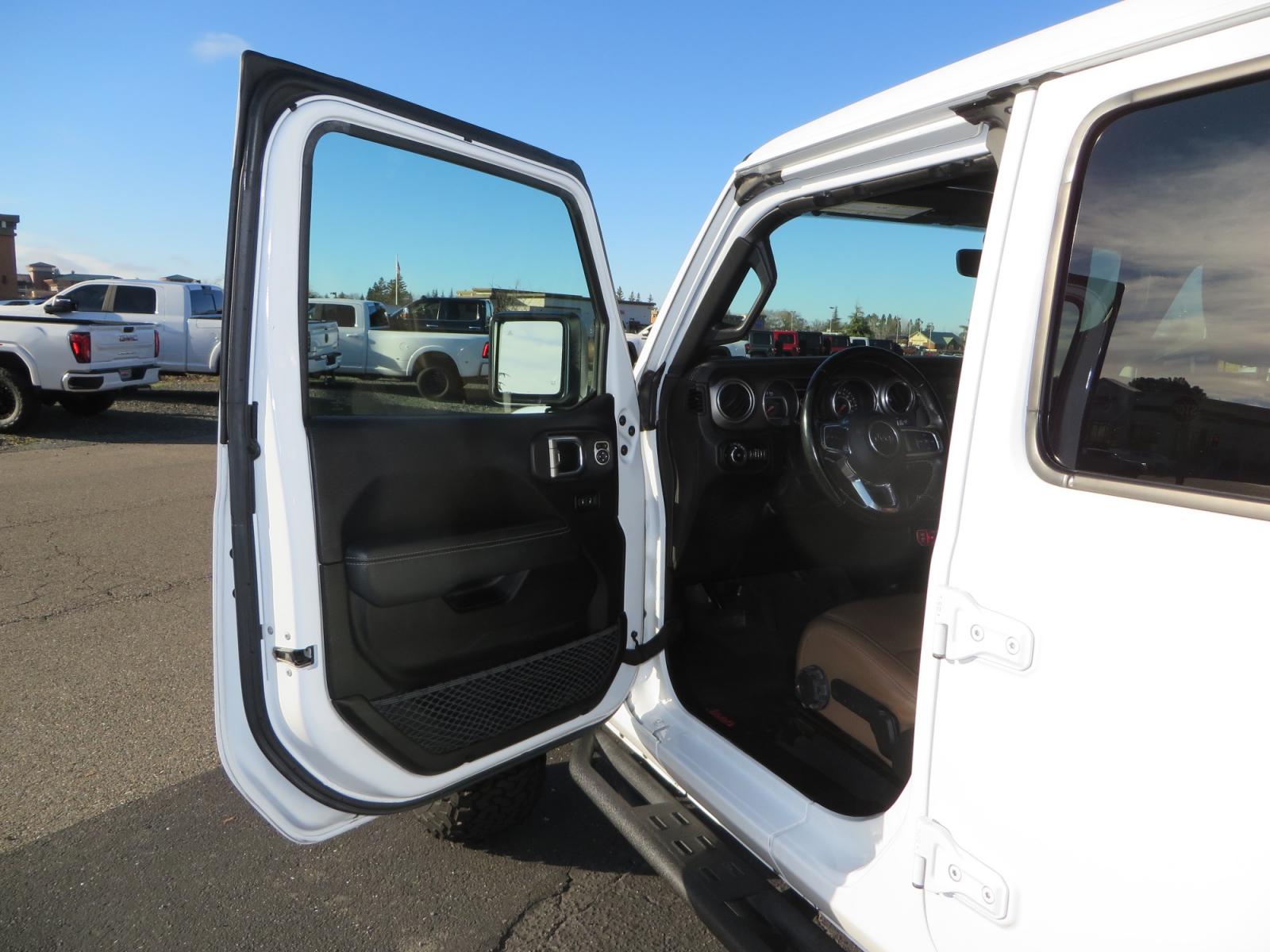 2020 White /TAN Jeep Wrangler Unlimited Rubicon (1C4HJXFG8LW) with an 3.6L V6 DOHC 24V FFV engine, 6A transmission, located at 2630 Grass Valley Highway, Auburn, CA, 95603, (530) 508-5100, 38.937893, -121.095482 - 3" Zone offroad suspension system, Fox adventure series shocks, rocksliders, Teraflex HD tire relocation, Mopar HD tailgate hinge, 17" KMC wheels, and 37" BFG KO2 tires. - Photo #16